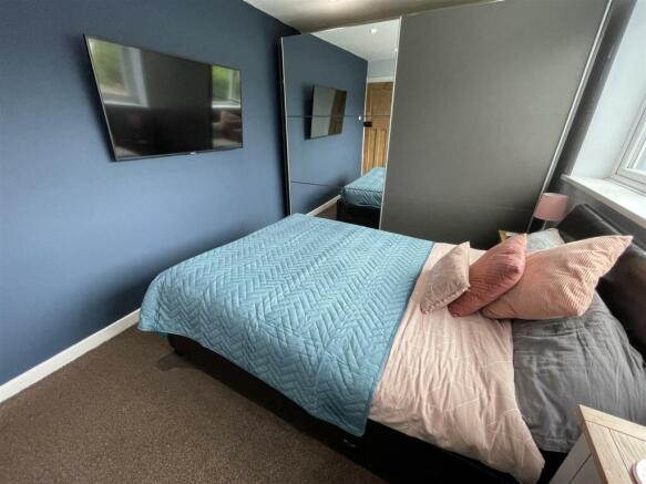 BEDROOM 2 (2)