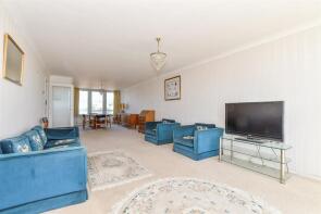 18, Admirals Walk, South Road, Hythe CT21 6AL