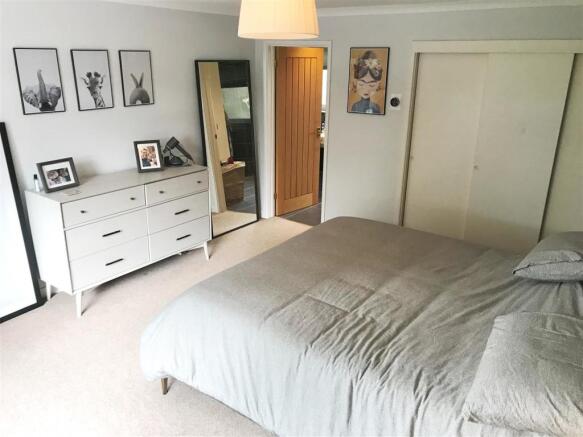 Bed 1.JPG