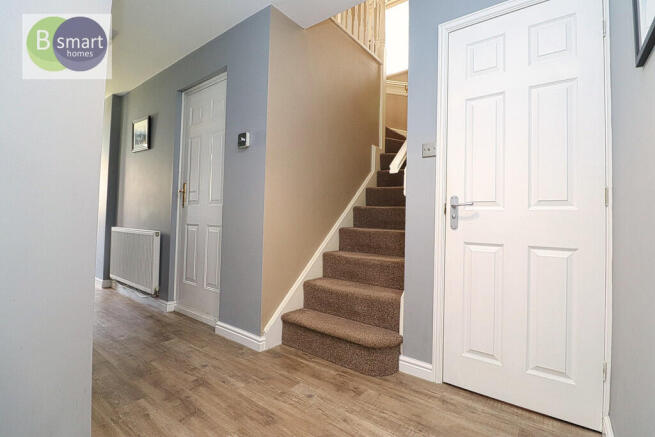 4 bed Detached for sale Image 8