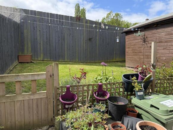 2 bed Semi-Detached for sale Image 12