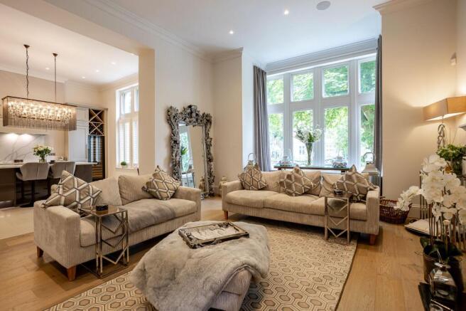 2 bed Apartment for sale Image 5