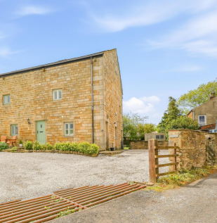 Eafield Barn, Smithy Bridge, OL15 8HR