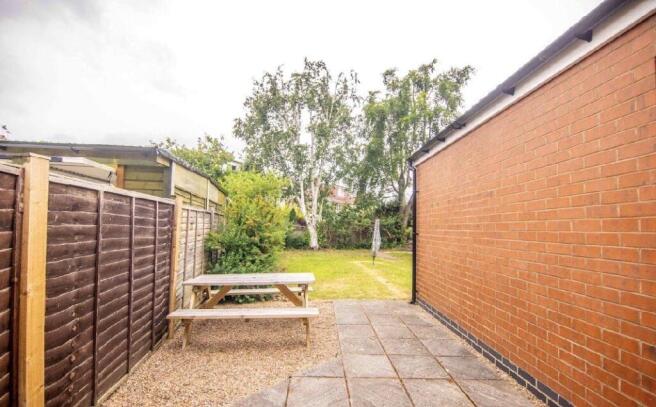 5 bed Semi-Detached for sale Image 9