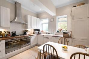 33, Mount Adon Park, London SE22 0DS