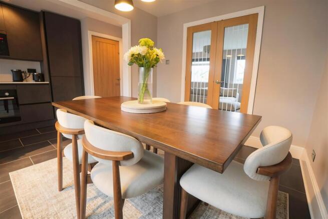 3 bed Town House for sale Image 12
