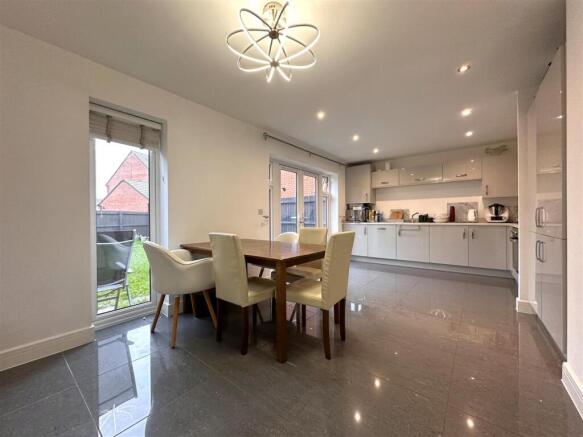 Open-Plan Dining Kitchen 610