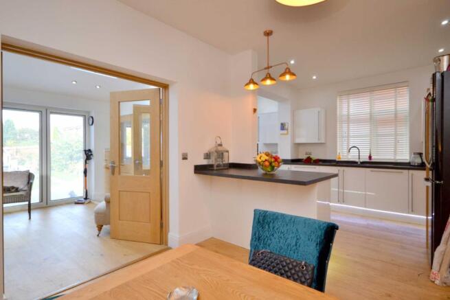 OPEN PLAN DINING TO