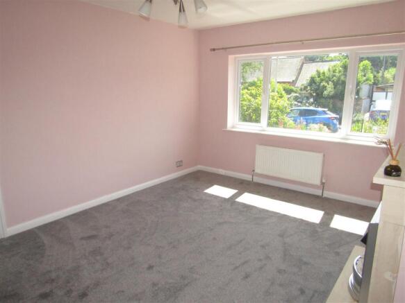 2 bed Semi-Detached Bungalow for sale Image 9