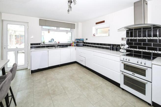 Croft Road, Atherstone, Warwickshire, CV9 photo 4