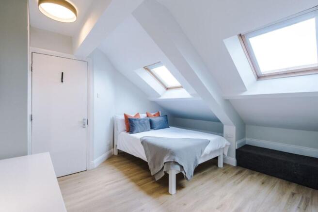 21GL - Bedroom 6