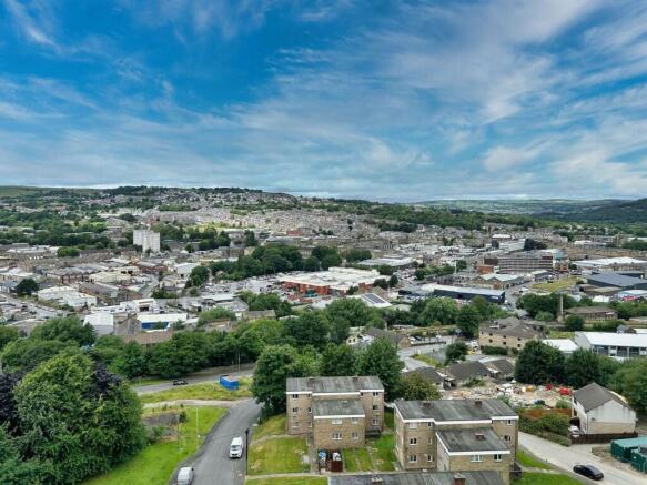 2 bed Flat for sale Image 7