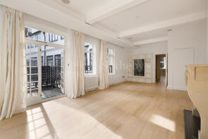 15, De Vere Cottages, London W8 5AA