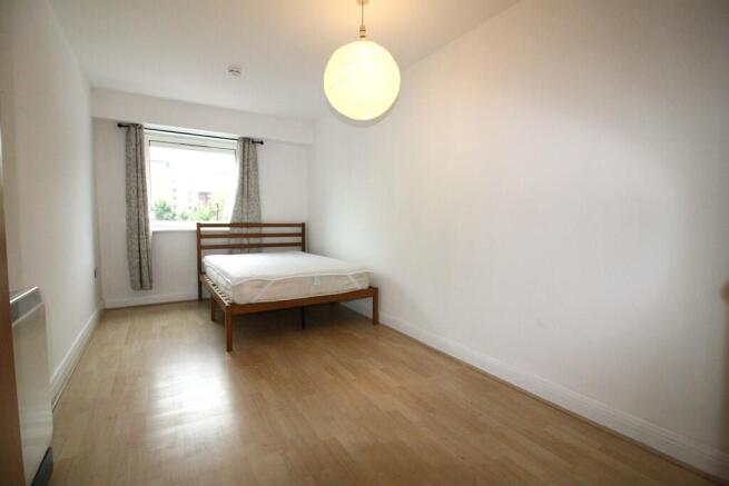 3 bed Apartment to rent Image 9
