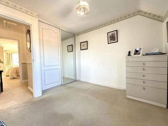 2 bed Apartment for sale Image 11