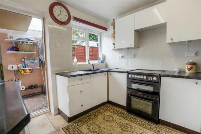 2 bed Semi-Detached Bungalow for sale Image 6