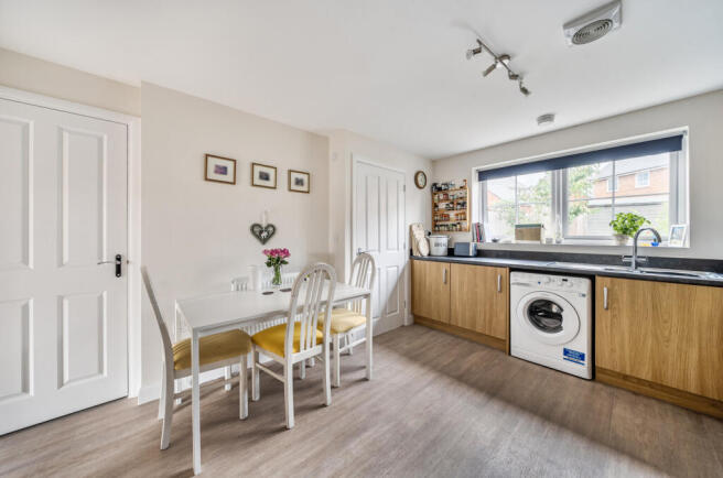 1327745-7-6887987...