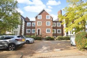 Flat 2, 19a, Upton Park, Slough SL1 2DA