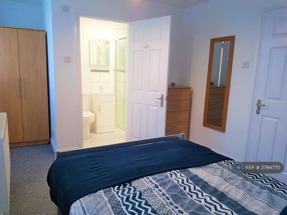 Large Luxury Ensuite Room - Avail 20th Jan