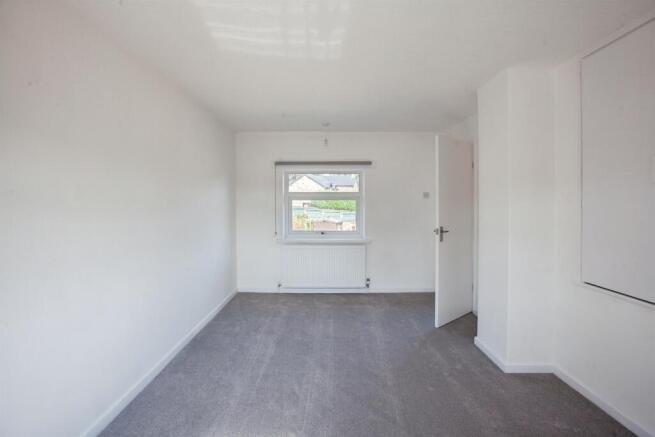 3 bed Terraced for sale Image 11