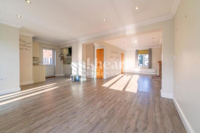 Open Plan Lounge/Dining Area