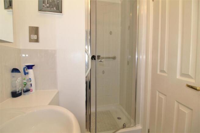 EN-SUITE TO MASTER BEDROOM