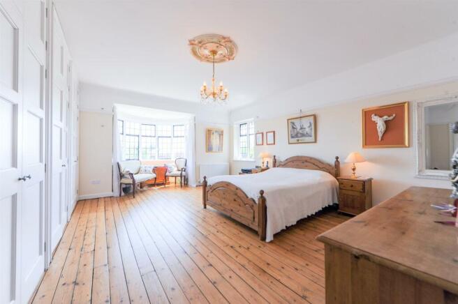 Bedroom 1.jpg