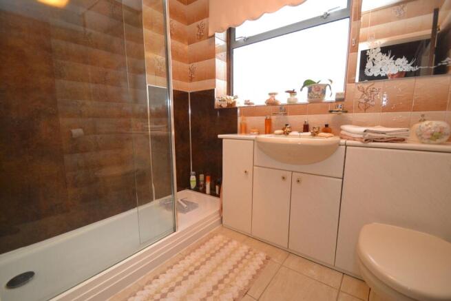 2 bed Chalet for sale Image 10