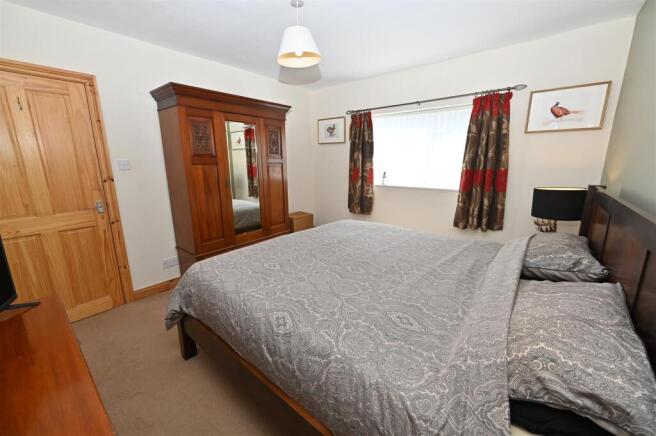 3 bed Semi-Detached for sale Image 10