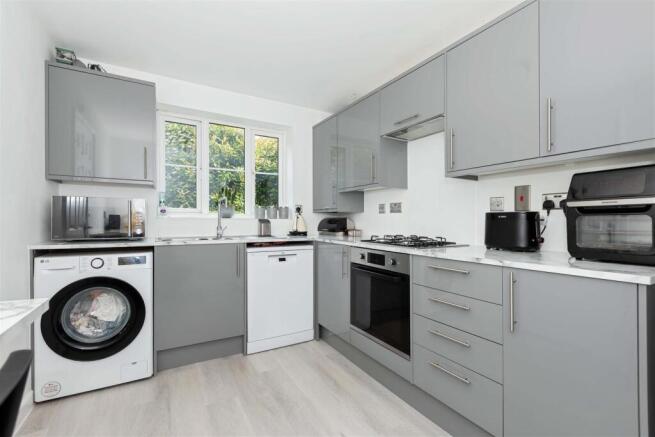 For Sale by Aspire Residential | Teulon Court