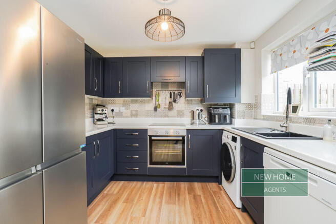 3 bed Semi-Detached for sale Image 8