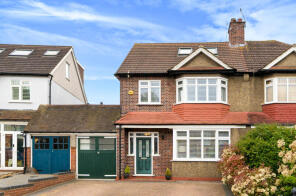 14, Pitfold Road, London SE12 9HX