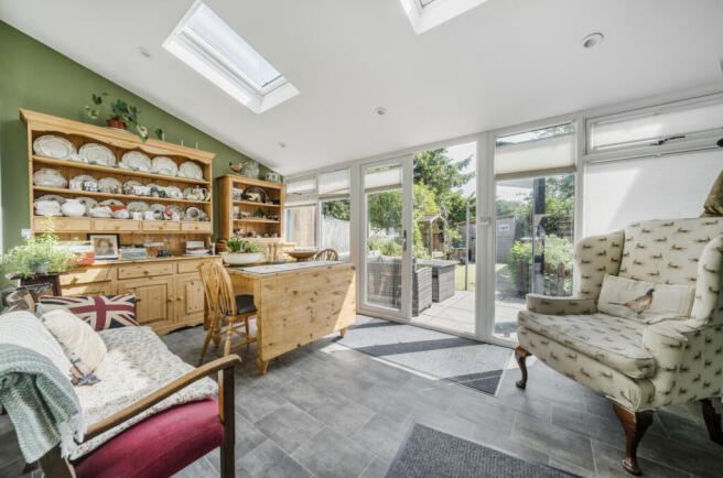 1330410-1-68835bd...