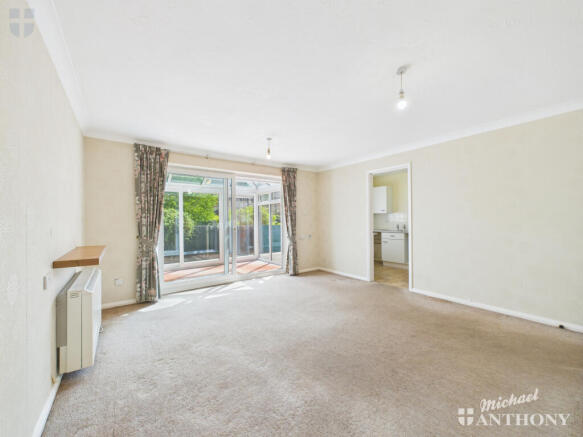 CAM03218G0-PR0725-STILL009