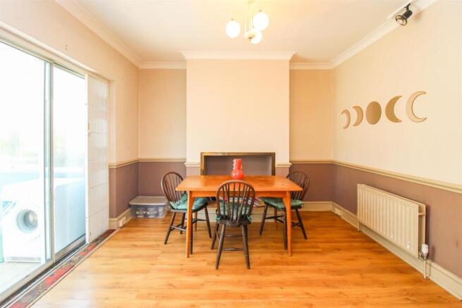 3 bed Semi-Detached for sale Image 4