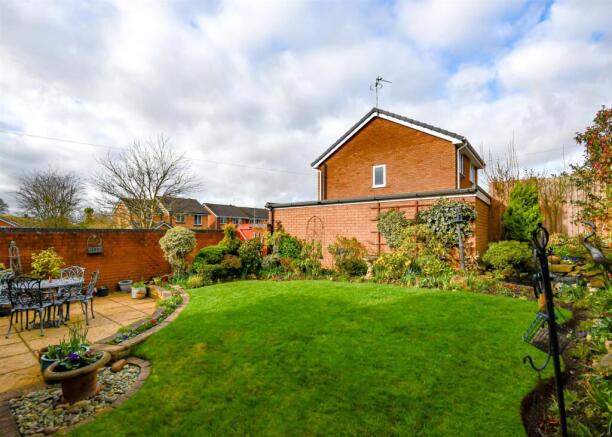 3 Carnforth Close-10.jpg