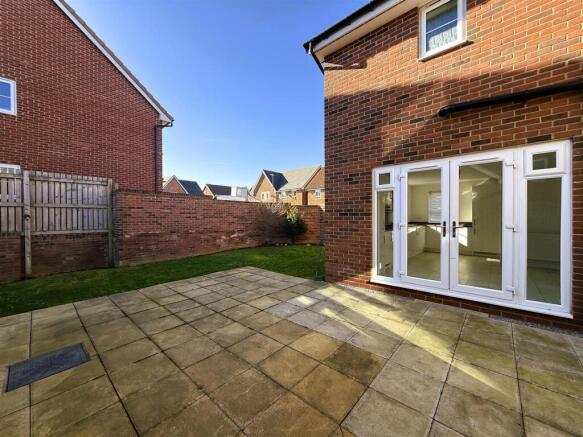 4 bed Detached for sale Image 12