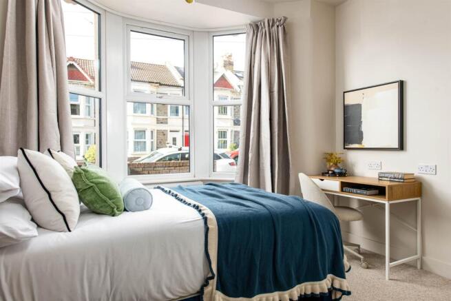 Bedroom1_2.jpg