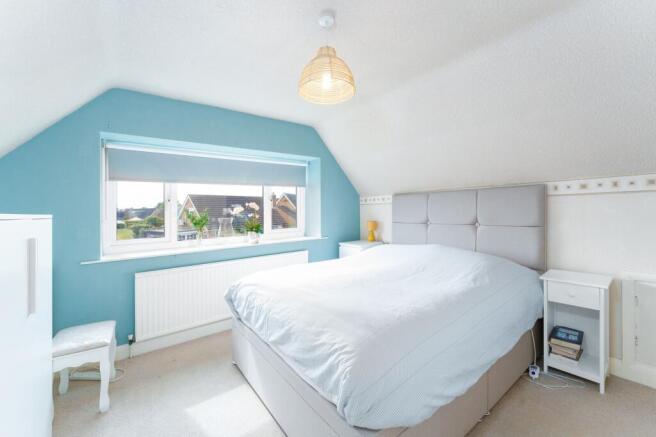 4 bed Detached Bungalow for sale Image 11