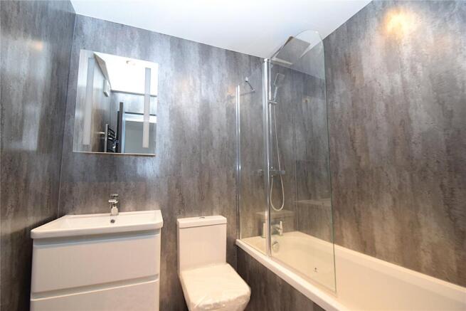 2 bed Apartment to rent Image 8