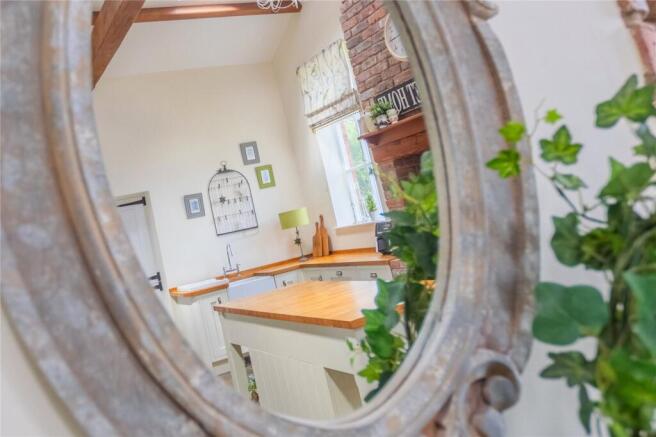 4 bed House for sale Image 7
