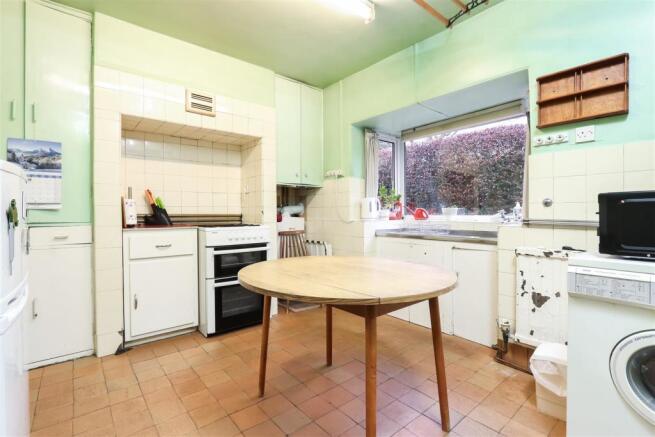 Kitchen3.jpg