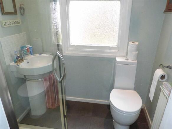SHOWER ROOM/WC