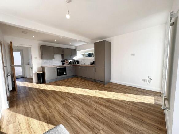 Lounge/Dining Kitchen