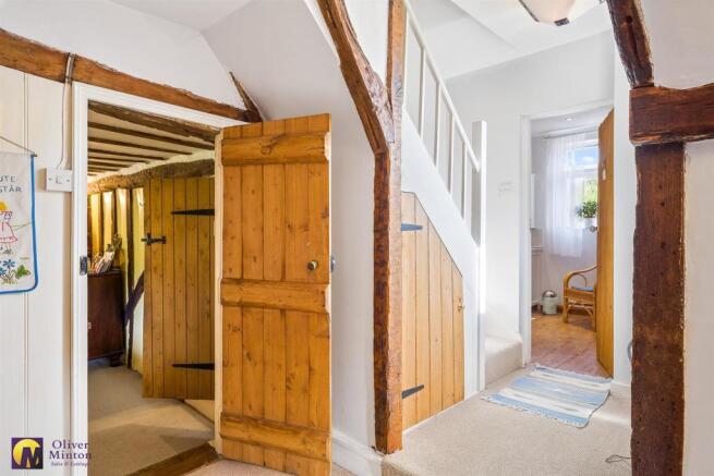 FIRST FLOOR LANDING