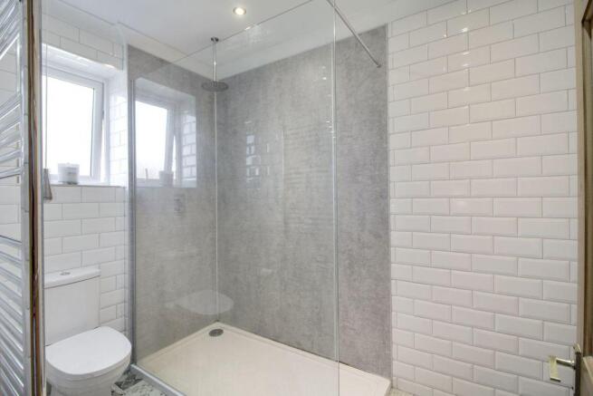 Ensuite to Bed 1