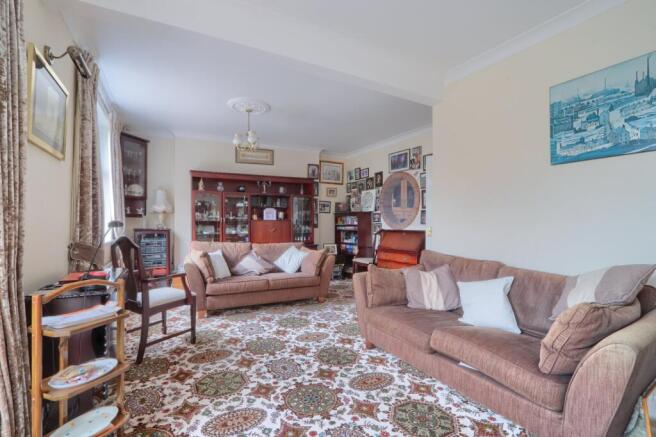 4 bed Semi-Detached for sale Image 4
