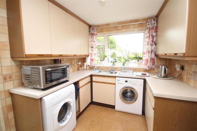 Kitchen 1.JPG