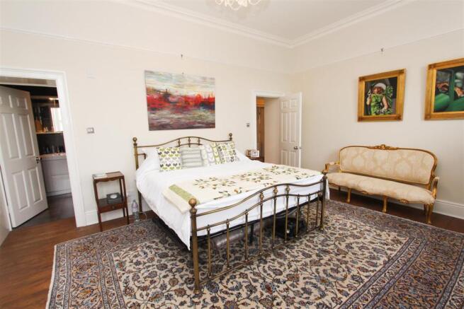 BEDROOM 1.jpg