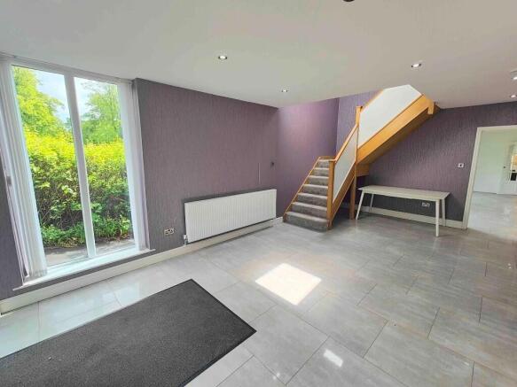 5 bed Detached for sale Image 6